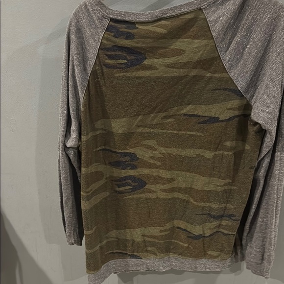 Casual Camouflage & Grey Raglan Sleeve Top (Size Small) - Picture 4 of 5